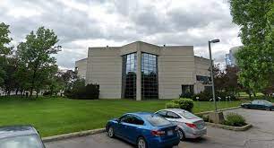 Montreal Mtl 02 Mne Data Centers Leaseweb - Посетите MTL-02, ультрасовременный центр обработки данных, расположенный всего в 10 километрах от центра Монреаля. Его площадь составляет 187 000 квадратных футов, до него легко добраться на обществен