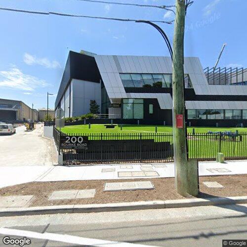 Sydney Syd 12 Data Centers Leaseweb - S3 Sydney, расположенный в Артармоне, всего в 9 км от центрального делового района Сиднея, предлагает организациям более 20 000 м2 ИТ-пространства и 80 МВт критической мощности. Техническое пространст