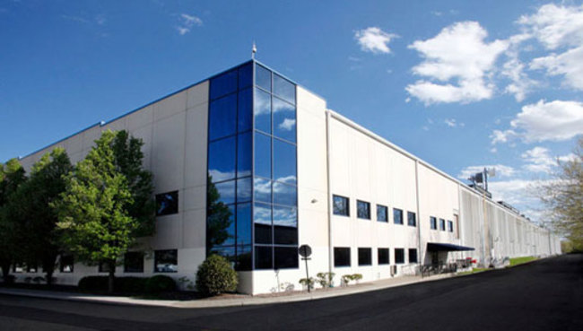 NY4 Secaucus Data Centers Equinix - Расположенный на территории кампуса Equinix Secaucus NJ, NY4 имеет прямое соединение с массовыми финансовыми услугами и экосистемами электронной торговли, рекламной биржей Equinix Ad-IX и Equinix Clou