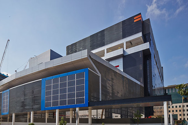 SG3 Singapore Data Centers Equinix - SG3 в Сингапуре — крупнейший центр обработки данных Equinix International Business Exchange™ (IBX) в Азиатско-Тихоокеанском регионе. Это семиэтажное, специально построенное здание построено в зоне, за