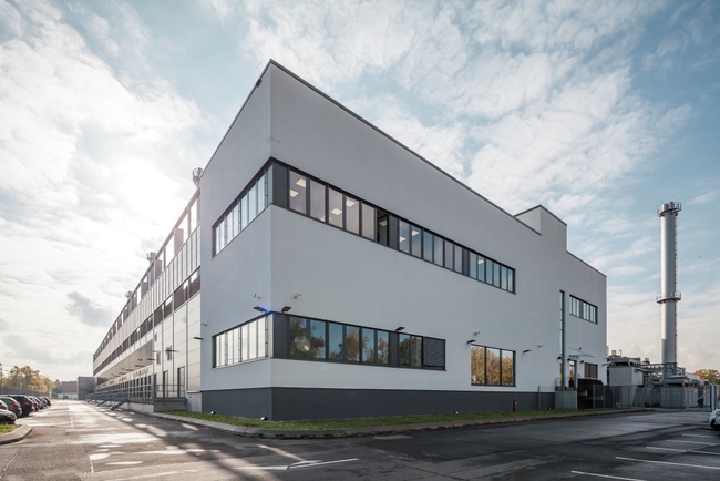 FR2 Frankfurt Data Centers Equinix - Это один из многих современных центров IBX в ключевых мегаполисах Европы, которые предлагают полный спектр услуг колокейшн премиум-класса, межсетевого соединения и поддержки для широкого спектра безоп