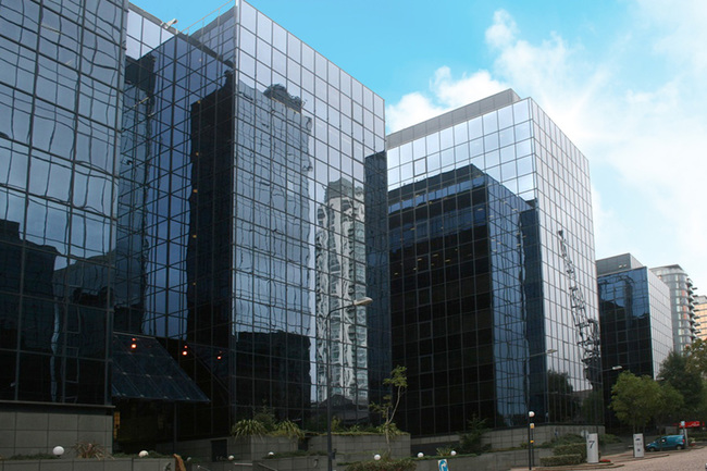 LD8 London Data Centers Equinix - LD8 — одна из самых плотных европейских бирж Equinix International Business Exchange™ (IBX) в Великобритании. Лондонские интернет-биржи LINX и LONAP расположены на территории лондонского комплекса Doc