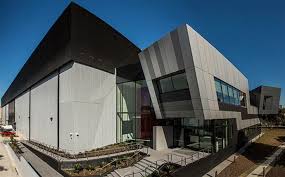 SY4 Alexandria Data Centers Equinix - SY4 открылся в августе 2016 года как четвертый центр обработки данных Equinix International Business Exchange™ (IBX) в Сиднее. Расположенный недалеко от центрального делового района и в нескольких мин