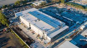 SY9X Sydney xScale Data Centers Equinix - SY9x — первый дата-центр xScale компании Equinix в Сиднее. SY9x, расположенный в Роузхилле, рядом с центральным деловым районом Западного Сиднея в Парраматте, позволяет гипермасштабным компаниям добав