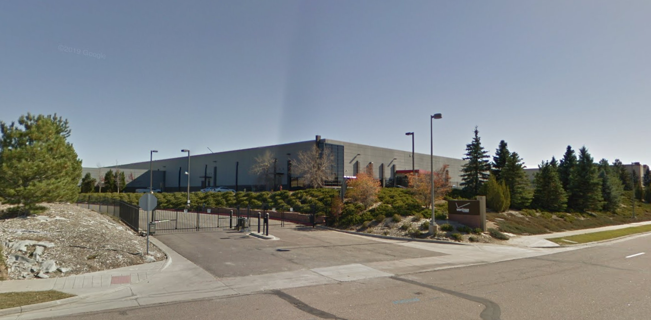 DE2 Englewood Data Centers Equinix - Международная деловая биржа Equinix (IBX) DE2 находится в зоне с низким риском стихийных бедствий, что делает ее идеальной для обеспечения непрерывности бизнеса и операций аварийного восстановления. Р