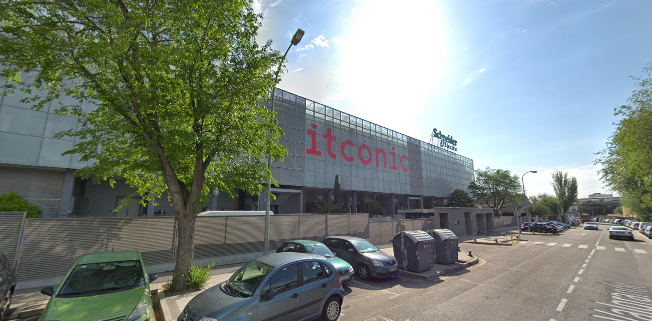 MD2 Madrid Data Centers Equinix - Имея 53 поставщика услуг, MD2 Equinix занимает второе место на рынке Мадрида. На национальном уровне MD2 работает среди 104 колокейшн-центров и занимает 3-е место в Испании.