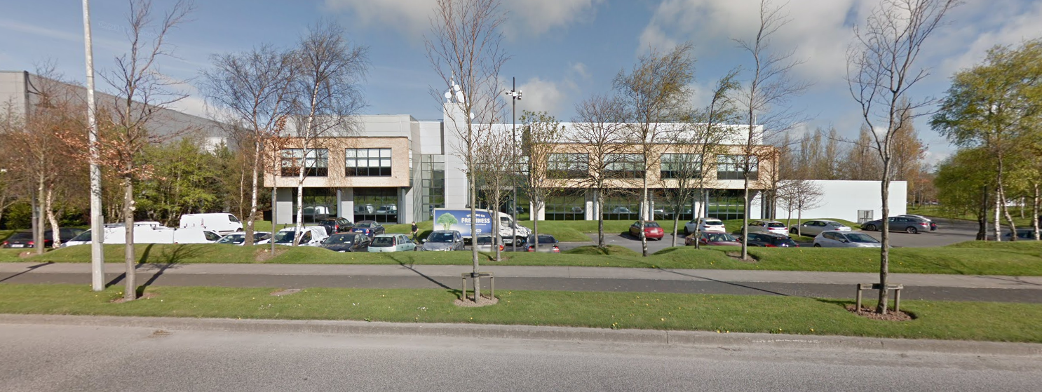 DB1 Business Campus Ireland Data Centers Equinix - DB1 — одно из наиболее плотно подключенных мест IBX в Ирландии с прямым доступом ко всем IBX Equinix Dublin. Расположенная на территории бизнес-кампуса Citywest, в 20 минутах от аэропорта Дублина и в