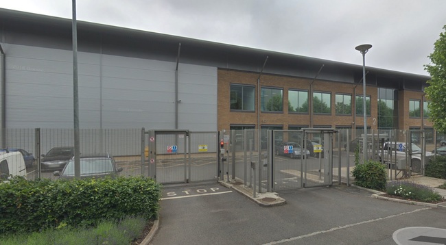 LD10 Slough Data Centers Equinix - LD10 — это четвертая международная бизнес-биржа Equinix™ (IBX) в кампусе Лондонского Слау, сердце крупнейшего финансового рынка Европы. LD10 предлагает полный спектр услуг колокейшн премиум-класса для