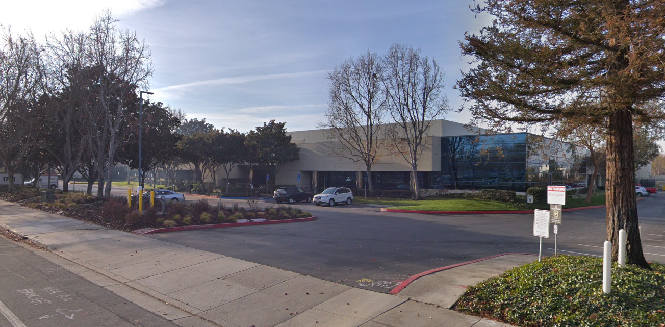 SV3 San Jose Data Centers Equinix - Расположенный в Северном Сан-Хосе, штат Калифорния, SV3 предлагает прямое подключение к основным поставщикам сетевых и облачных услуг, многие из которых через Equinix Cloud Exchange™, а также Metro Co