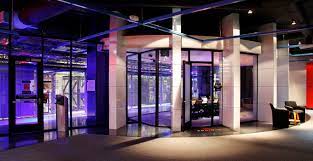 DA6 Dallas Data Centers Equinix - Расположенный в Далласе Informart – 8-этажном телекоммуникационном отеле из стали и бетона – DA6 имеет прямое подключение кампуса к Equinix Internet Exchange™, крупнейшему в южно-центральной части США