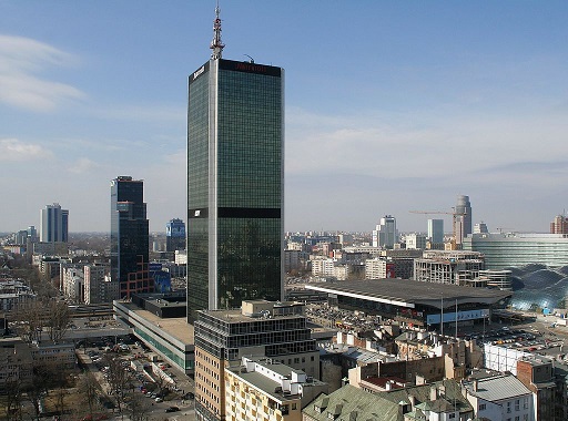 WA1 Warsaw Data Centers Equinix - WA1 — это международная деловая биржа Equinix™ (IBX), на которой расположена интернет-биржа Equinix (EIX), ведущая биржа IX в Польше. Расположенный в 20 минутах езды от аэропорта имени Шопена и удобны