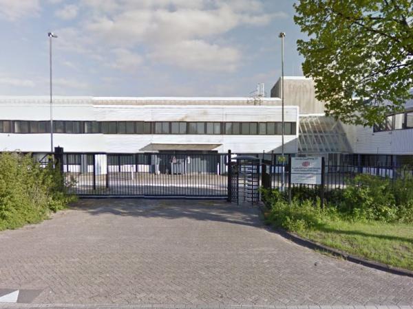 AM2 Amsterdam IBX Data Centers Equinix - Амстердамские центры обработки данных AM1 и AM2 и точка обмена Интернетом, расположенные в Лаардерхугтвеге, с жизненно важными возможностями пиринга, подходящим для критически важных услуг межсоединен