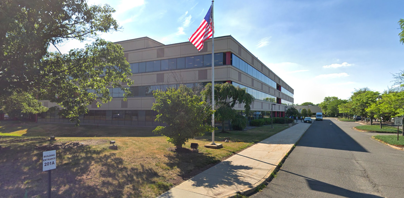 NY12 Piscataway Data Centers Equinix - Нью-йоркский центр обработки данных NY12 в Пискатауэе, штат Нью-Джерси, NY12 идеально подходит для клиентов с крупными развертываниями, способными справиться с взрывным ростом объема данных.