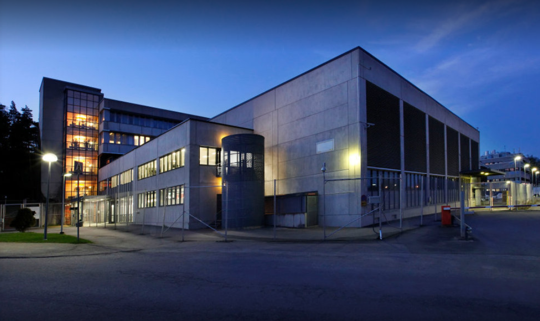 HE6 Espoo Data Centers Equinix - HE6 — это премиум-система Equinix International Business Exchange™ (IBX) с гибкой инфраструктурой проектирования, которую можно настроить для удовлетворения широкого спектра меняющихся требований и по