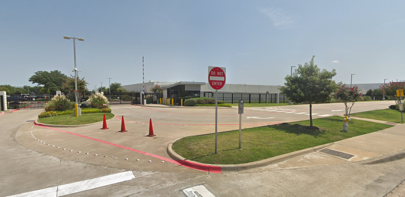 DA10 Richardson Data Centers Equinix - DA10, наша новейшая площадка, расположенная в Ричардсоне, штат Техас, является идеальной площадкой для клиентов с крупными развертываниями, предназначенными для обработки растущего объема данных.