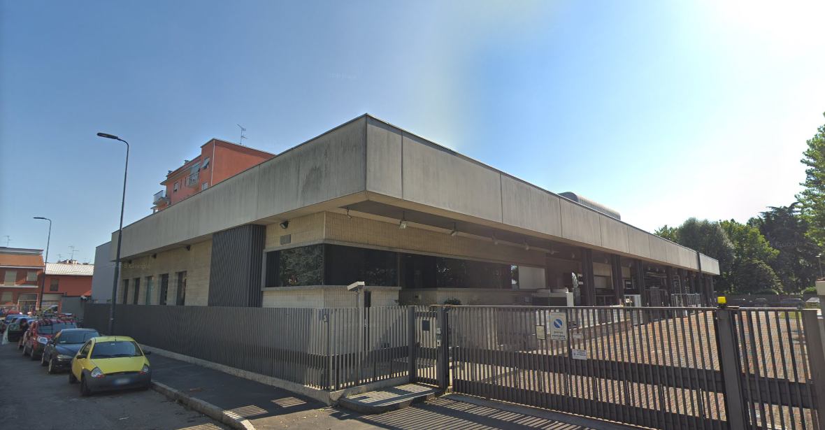 ML4 Milan Data Centers Equinix - ML4 — это Equinix International Business Exchange™ (IBX), предлагающий услуги колокейшн, межсетевого взаимодействия и поддержки премиум-класса, что делает его популярным выбором для крупномасштабных р