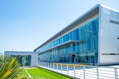 ST4 Santiago IBX Data Centers Equinix - Сантьяго — столица и крупнейший город Чили, одна из самых быстрорастущих экономик Латинской Америки и самый высокий ВВП на душу населения в регионе. Метро Сантьяго, обладающее сильной промышленной дея