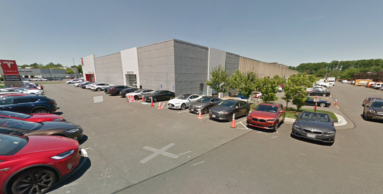 DC8 Vienna Data Centers Equinix - Расположенная в Вене, штат Вирджиния, компания DC8 предлагает полный спектр услуг колокейшн, межсетевого соединения и поддержки премиум-класса для широкого спектра сетей, предприятий, контент-компаний