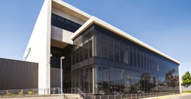 ST3 Santiago IBX Data Centers Equinix - Сантьяго — столица и крупнейший город Чили, одна из самых быстрорастущих экономик Латинской Америки и самый высокий ВВП на душу населения в регионе. Метро Сантьяго, обладающее сильной промышленной дея