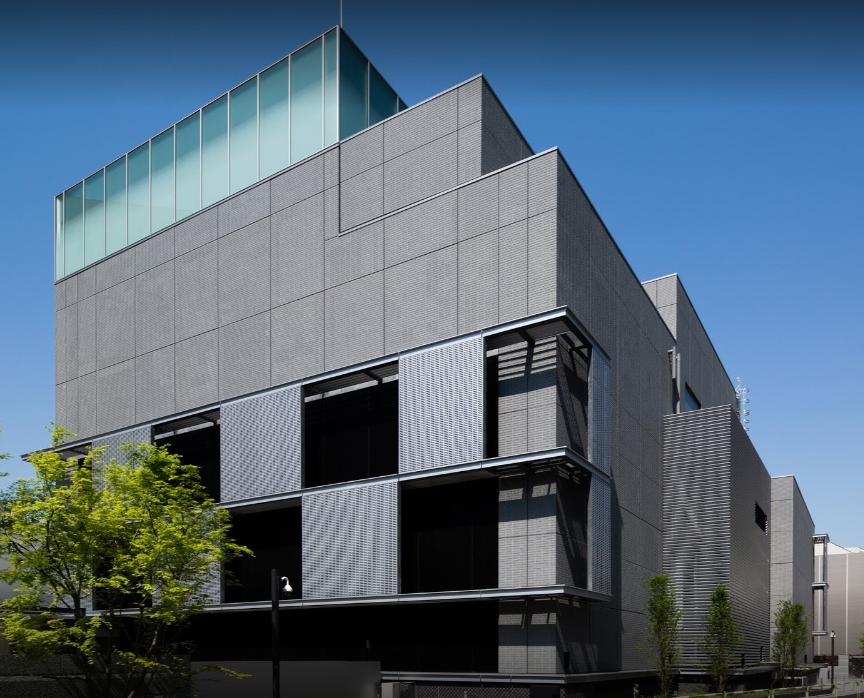 TY10 Bunkyo-ku Data Centers Equinix - Расположенный в районе Бункё, TY10 является одним из многих современных центров обработки данных Equinix International Business Exchange™ (IBX) в Токио. Он находится рядом с TY9, обеспечивает подключе
