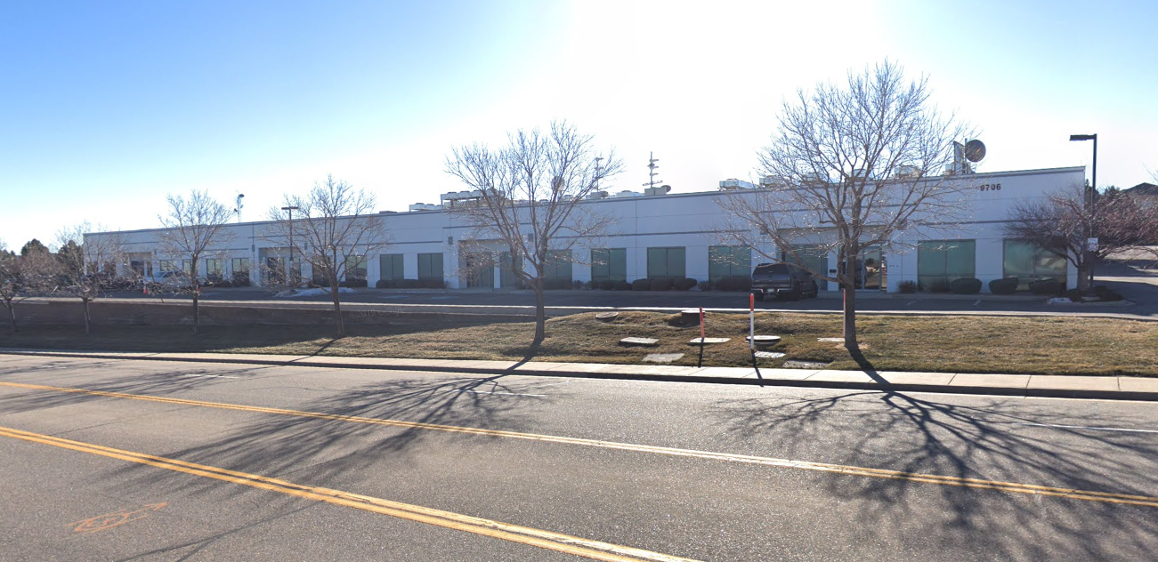 DE1 Englewood Data Centers Equinix - Расположенная недалеко от центра Денвера и Денверского технологического центра, DE1 предлагает полный спектр услуг колокейшн, межсетевого взаимодействия и поддержки премиум-класса для широкого спектра