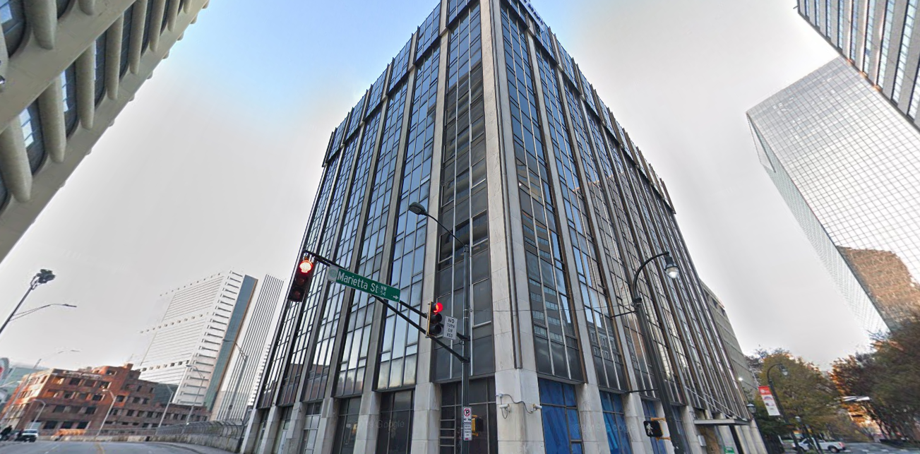 AT2 Atlanta IBX Data Centers Equinix - Расположенный на территории нашего кампуса Marietta IBX, AT2 предлагает полный спектр услуг колокейшн, межсетевого соединения и поддержки премиум-класса. Здесь размещается широкий спектр безопасных ци