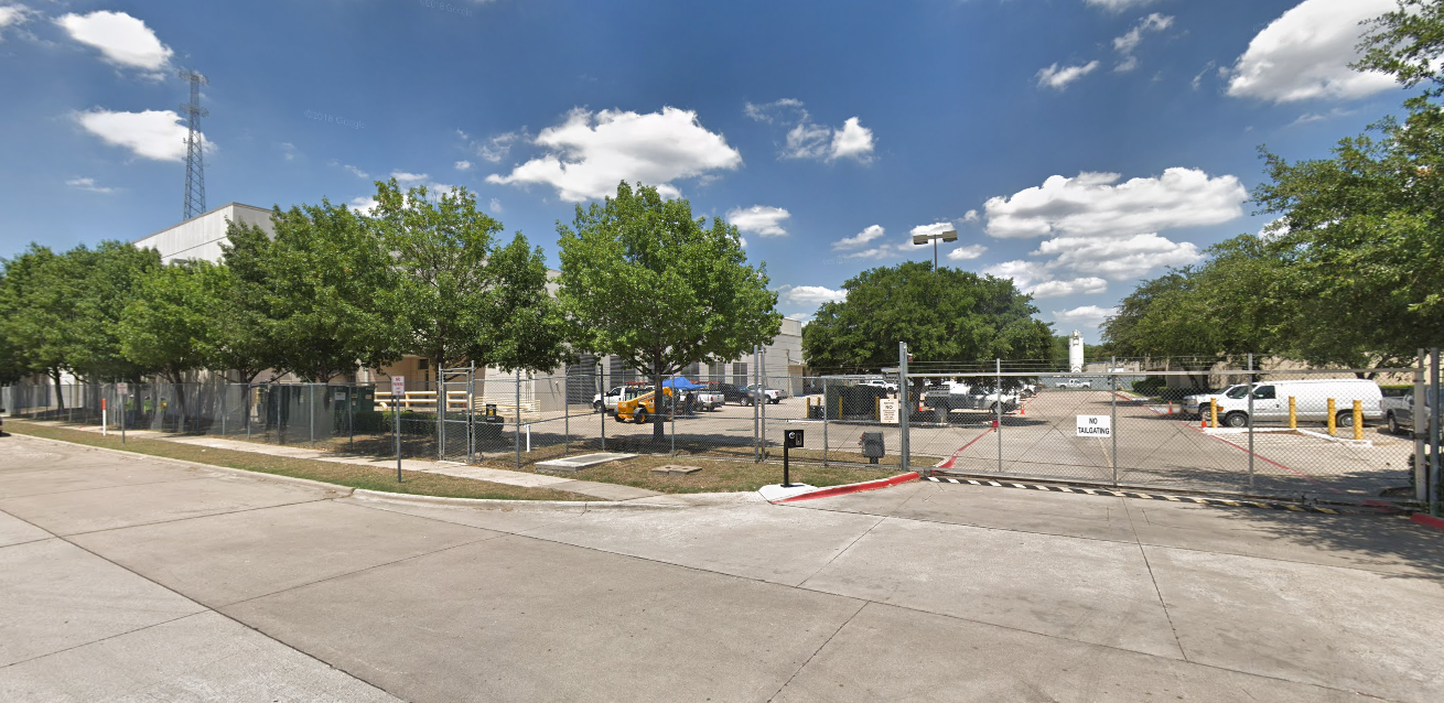 DA9 Irving Data Centers Equinix - DA9, наш новый офис в Ирвинге, штат Техас, является идеальным местом для клиентов с крупными развертываниями, предназначенными для обработки растущего объема данных.