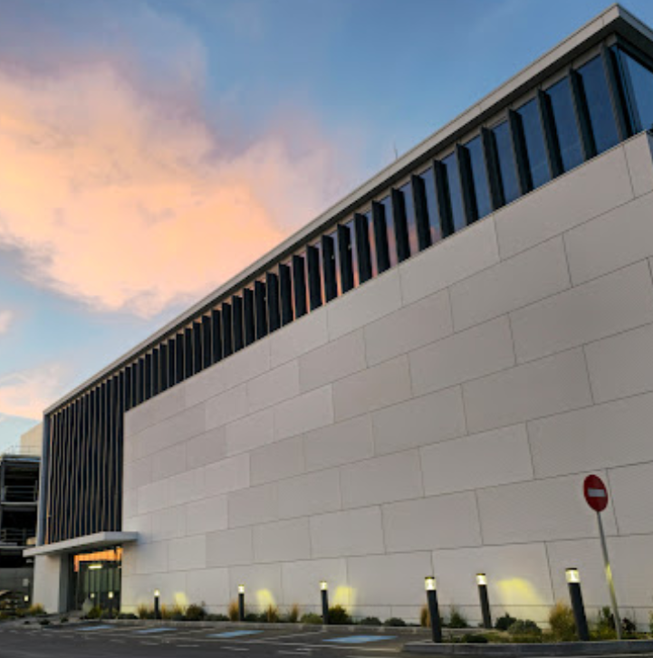 MD3X Madrid Data Centers Equinix - Equinix MD3X — это центр обработки данных нового поколения xScale™, расположенный в Мадриде, Испания, предназначенный для удовлетворения растущих потребностей провайдеров гипермасштабируемых облачных