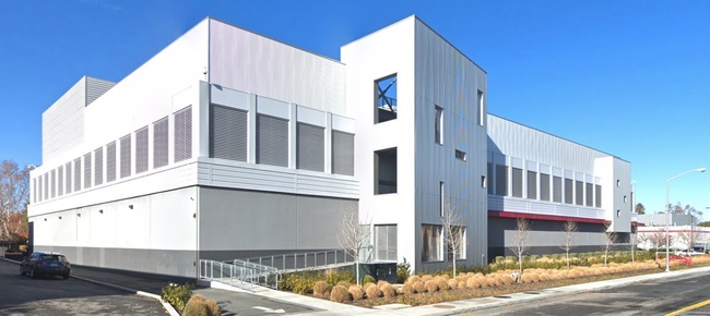 SV15 Silicon Valley Data Centers Equinix - Расположенный в самом сердце Кремниевой долины в Санта-Кларе, SV15 является местом, где можно установить связь с ключевыми компаниями, занимающимися программным обеспечением, ИТ, инжинирингом, компьют