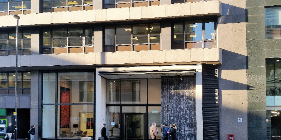 LD1 London Data Centers Equinix - Это один из многих современных центров IBX в ключевых мегаполисах по всему региону EMEA, которые предлагают полный спектр услуг колокейшн, межсетевого взаимодействия и поддержки премиум-класса для шир