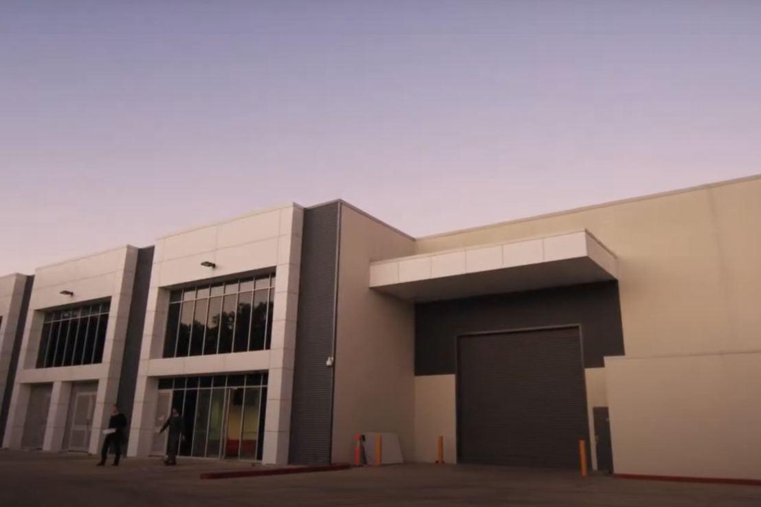 CA1 Canberra Data Centers Equinix - Equinix помогает компаниям ускорить эффективность бизнеса, подключая их к своим клиентам и партнерам в самых сетевых центрах обработки данных в мире. Наша Канберрская международная деловая биржа™ (IBX