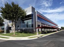 CU4 Culpeper Data Centers Equinix - Расположенный всего в 60 милях от Вашингтона, округ Колумбия, CU4 является частью одного из самых безопасных и технологически сложных центров обработки данных на востоке США.