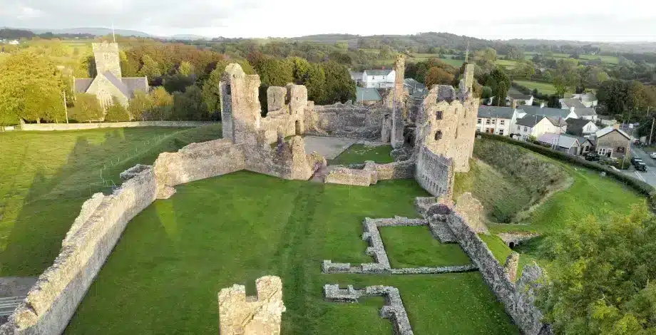 Бридженд - Центр обработки данных удобно расположен на юге Бридженда, недалеко от автомагистрали M4 между Кардиффом и Суонси. Как и другие объекты nLighten, центр обработки данных в Бридженде позволит нашим кли